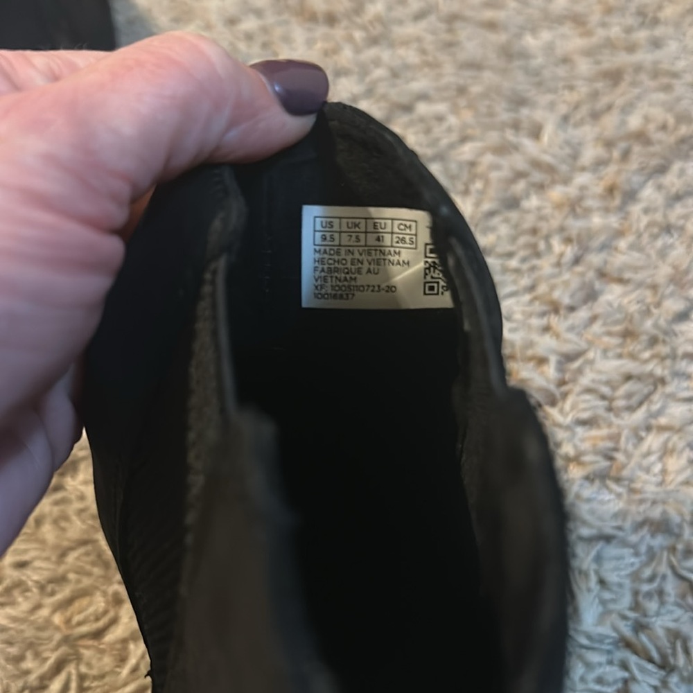 Tom’s booties - Picture 5 of 5